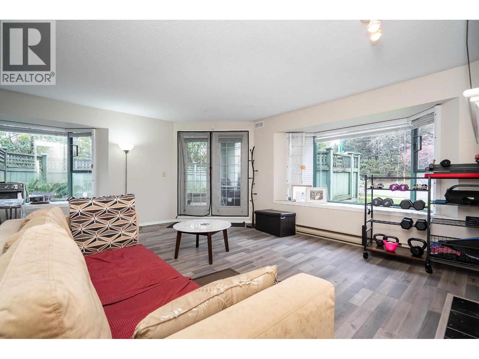 109 5250 VICTORY STREET, Burnaby