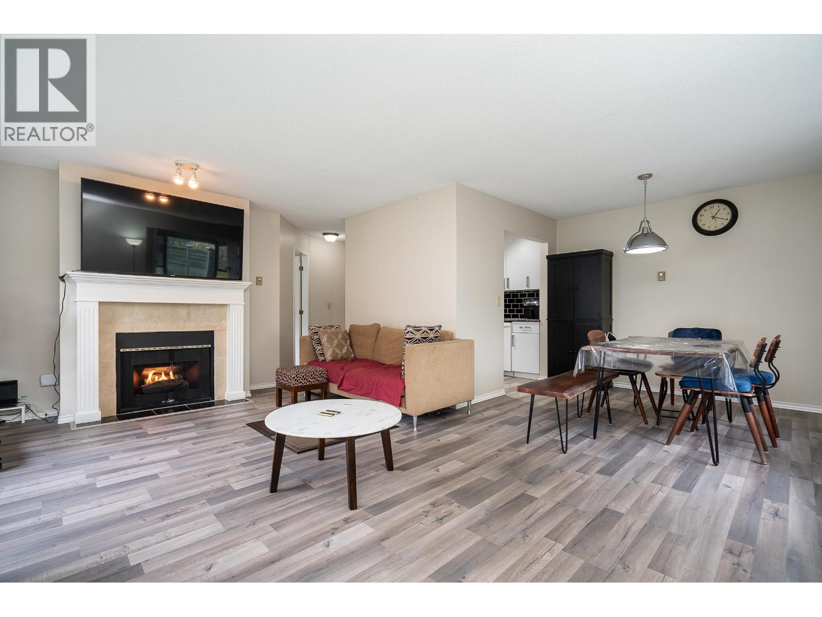 109 5250 VICTORY STREET, Burnaby