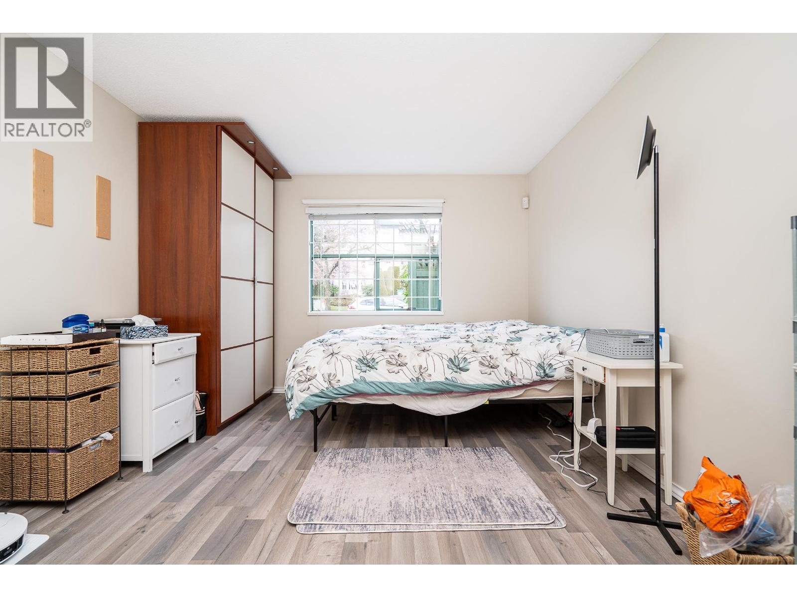 109 5250 VICTORY STREET, Burnaby