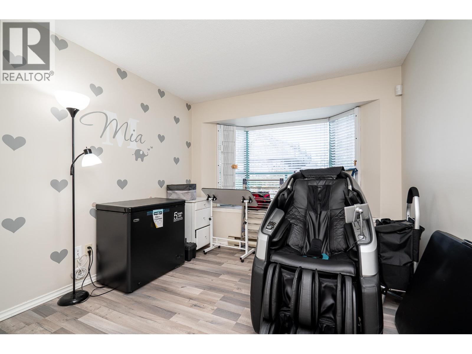 109 5250 VICTORY STREET, Burnaby