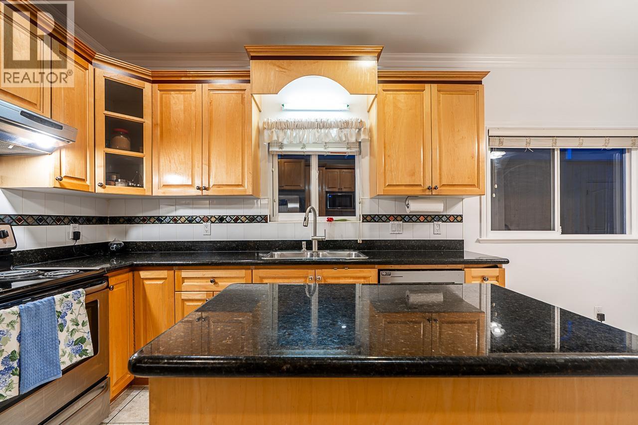 8438 14TH AVENUE, Burnaby