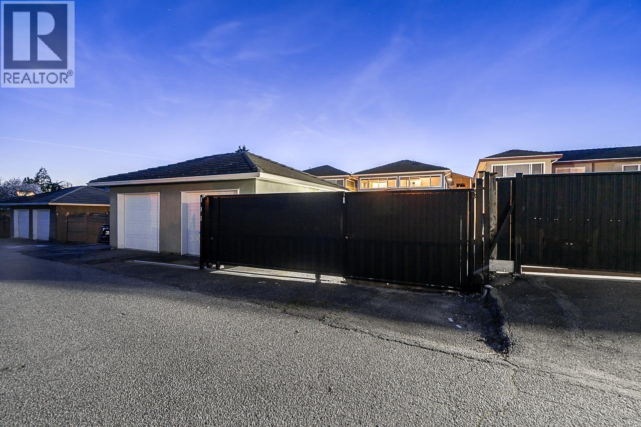 8438 14TH AVENUE, Burnaby