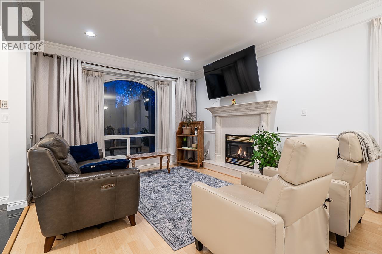 8438 14TH AVENUE, Burnaby