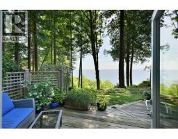 7647 Eureka Place, Halfmoon Bay, BC V7Z1A1 Photo 10