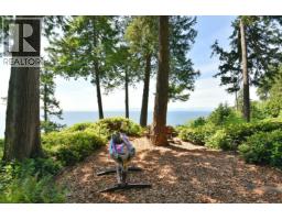 7647 Eureka Place, Halfmoon Bay, BC V7Z1A1 Photo 15