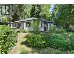 7647 Eureka Place, Halfmoon Bay, BC V7Z1A1 Photo 16