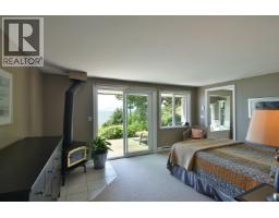 7647 Eureka Place, Halfmoon Bay, BC V7Z1A1 Photo 20