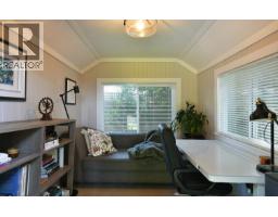 7647 Eureka Place, Halfmoon Bay, BC V7Z1A1 Photo 32