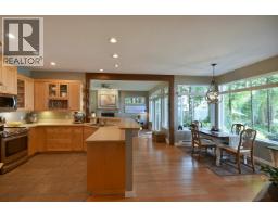 7647 Eureka Place, Halfmoon Bay, BC V7Z1A1 Photo 7