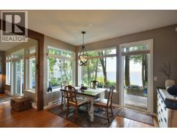 7647 Eureka Place, Halfmoon Bay, BC V7Z1A1 Photo 9