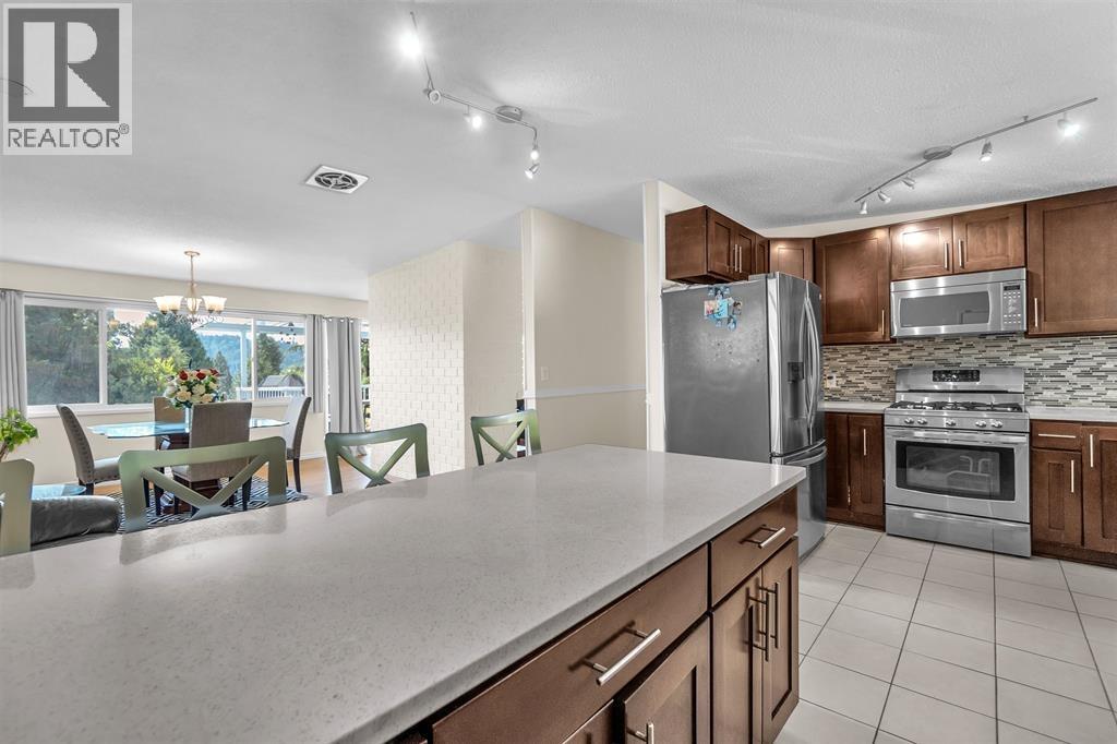 693 PLYMOUTH DRIVE
