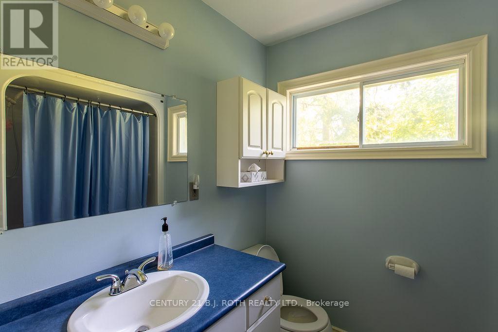2389 CRYSTAL BEACH ROAD - 20