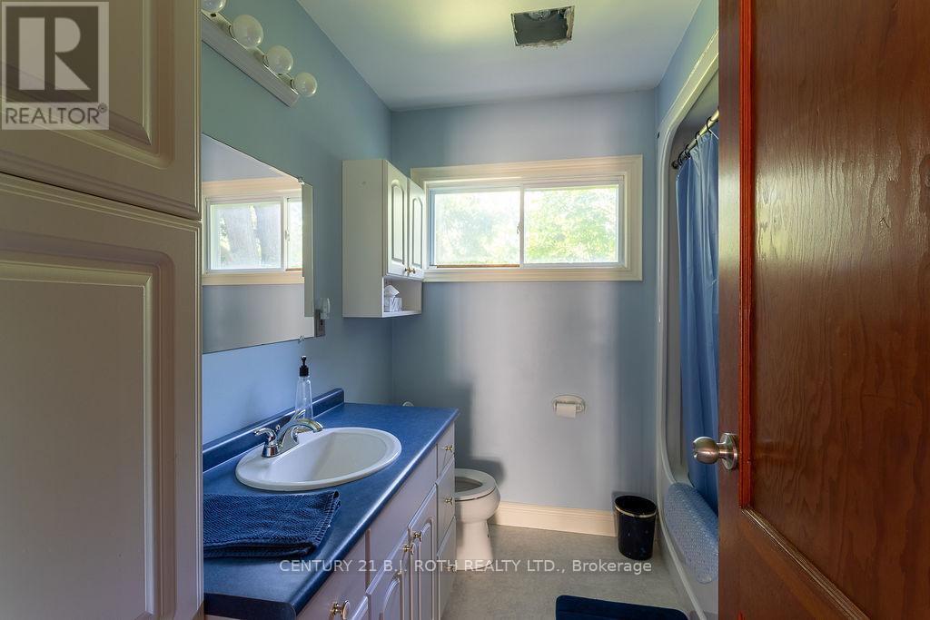 2389 CRYSTAL BEACH ROAD - 21