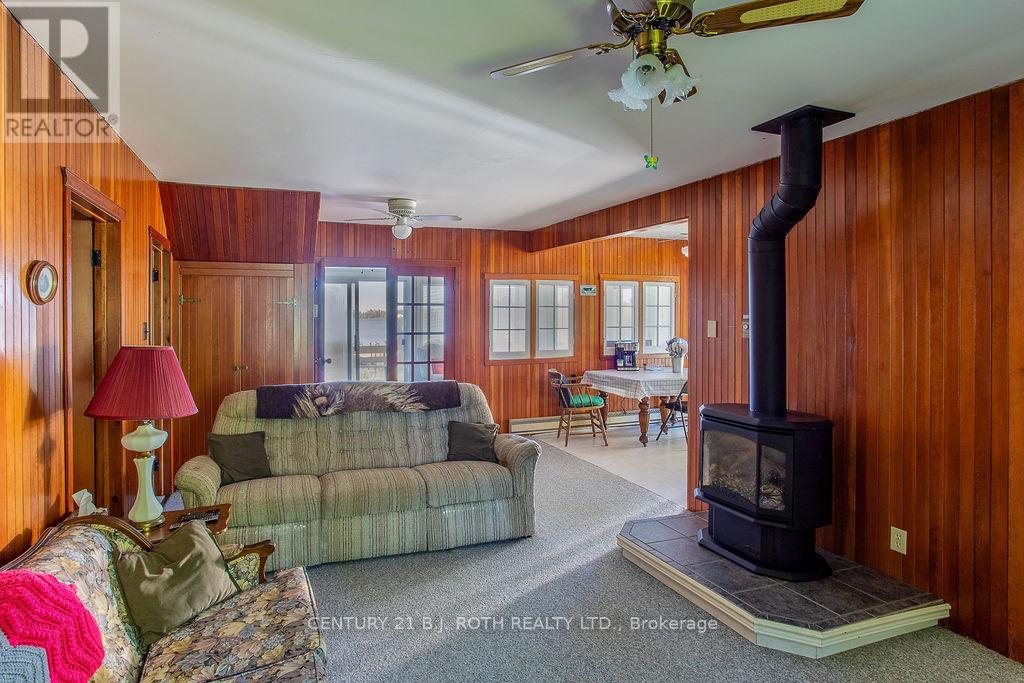 2389 CRYSTAL BEACH ROAD - 29