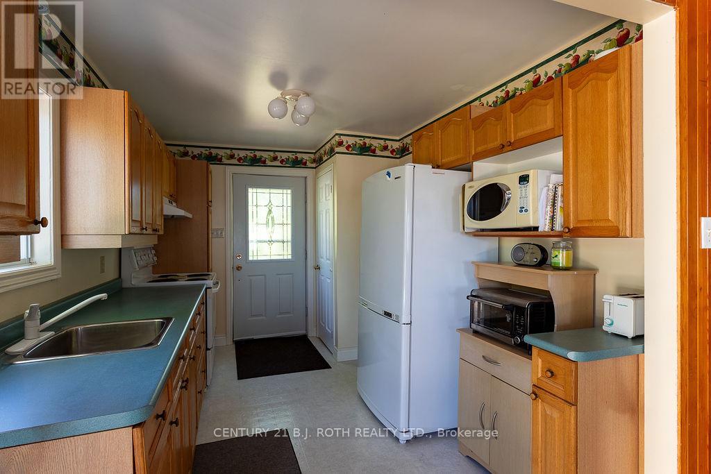 2389 CRYSTAL BEACH ROAD - 31