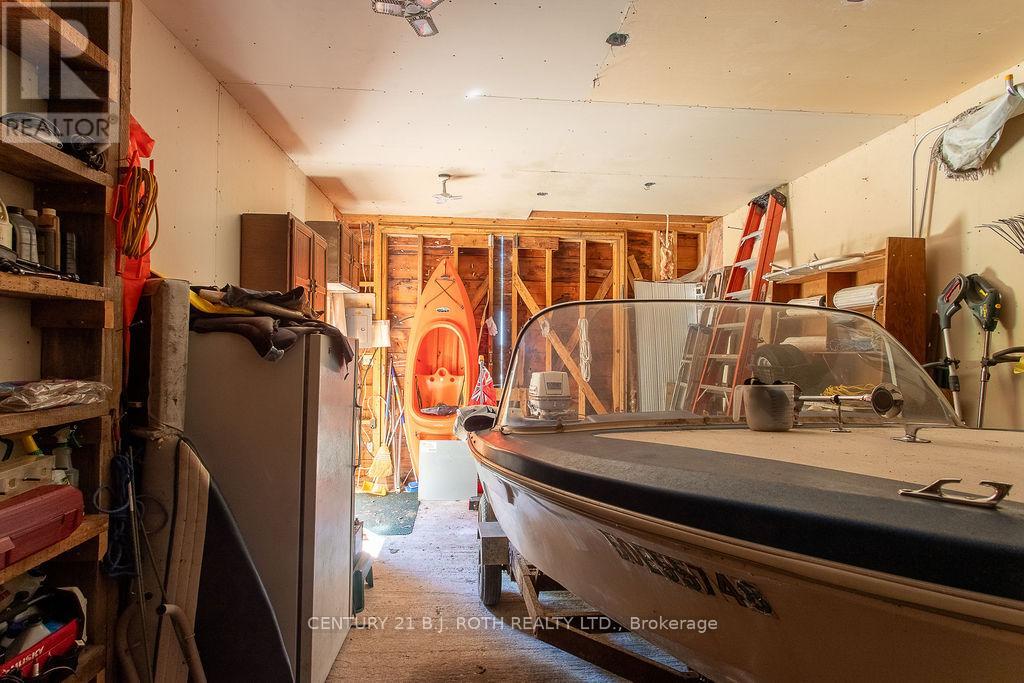 2389 CRYSTAL BEACH ROAD - 33