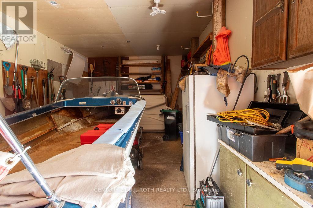 2389 CRYSTAL BEACH ROAD - 34