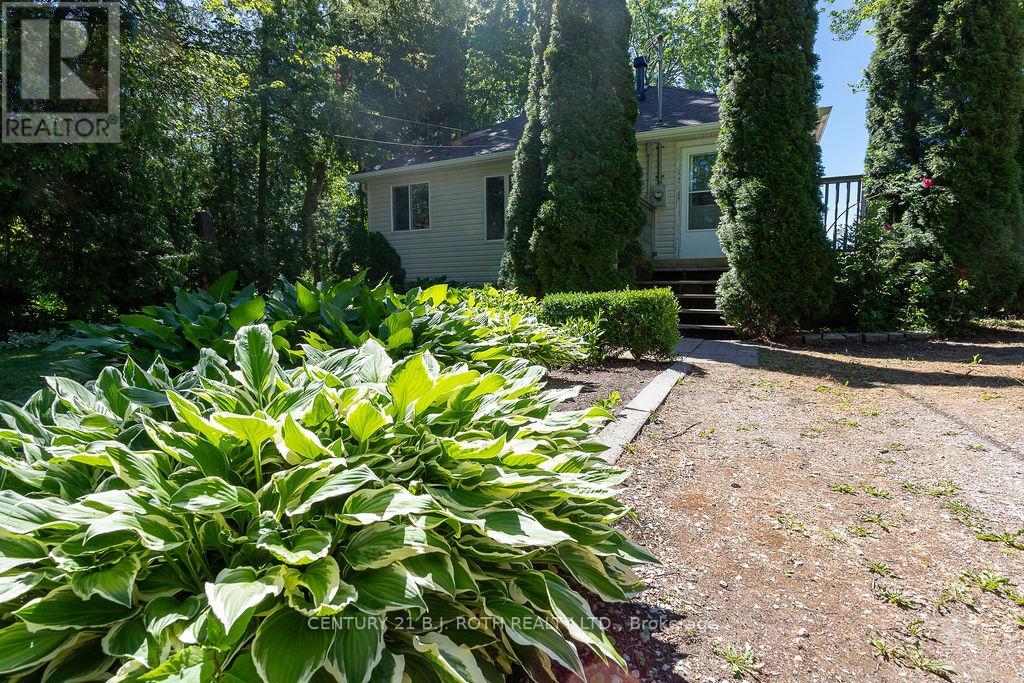 2389 CRYSTAL BEACH ROAD - 40