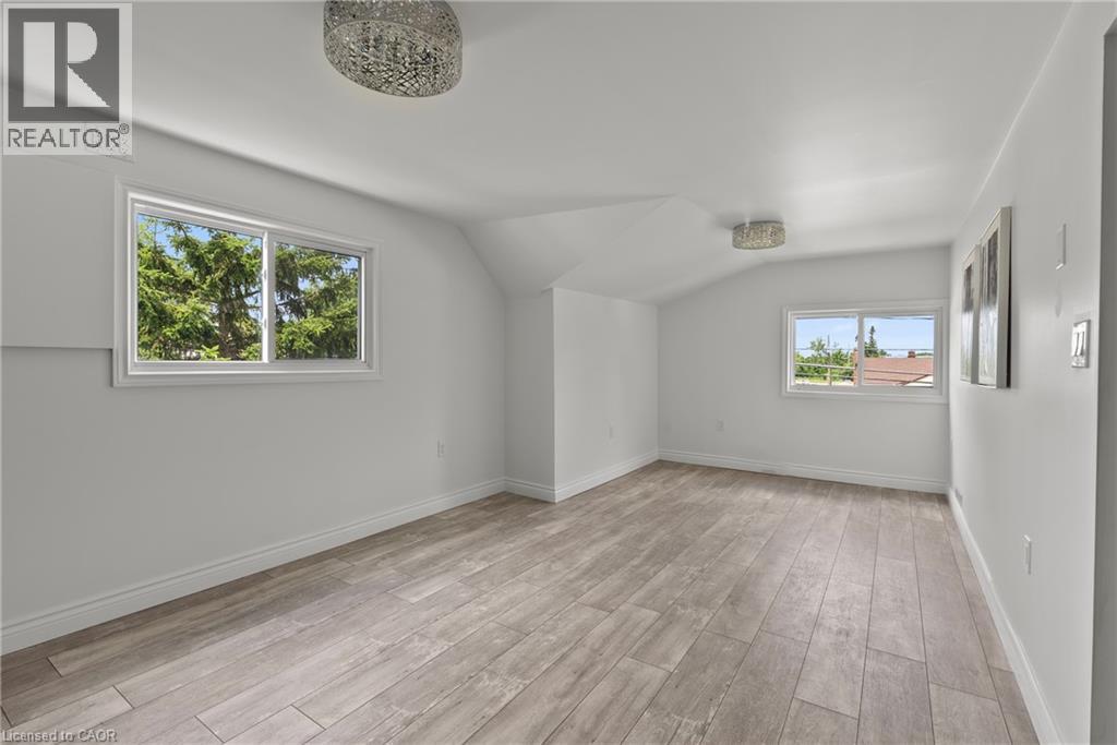 45 CATHERINE Street - 31