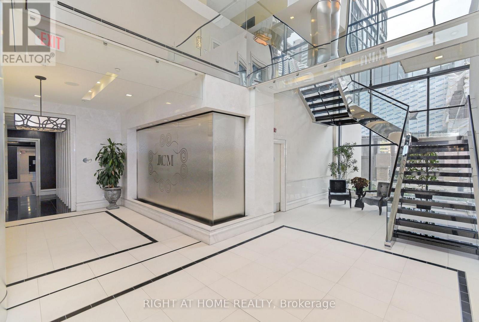 #1405 28 LINDEN STREET - 12