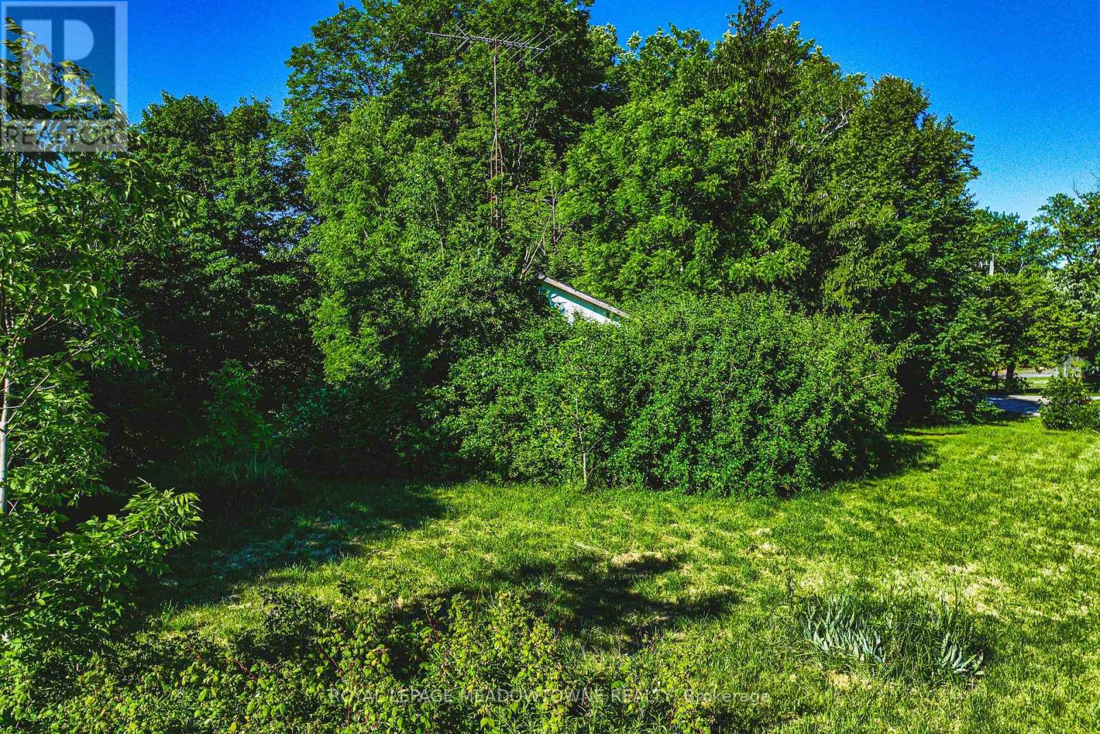 8220 10 SIDE ROAD - 10
