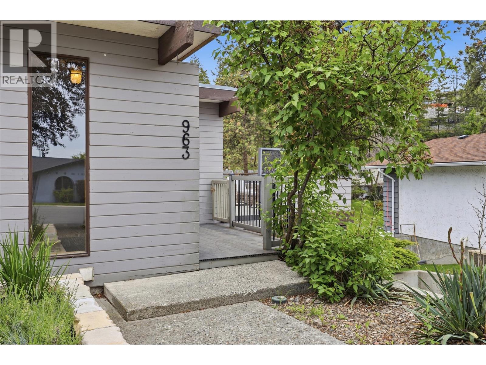 963 Gleneagles Drive - 2