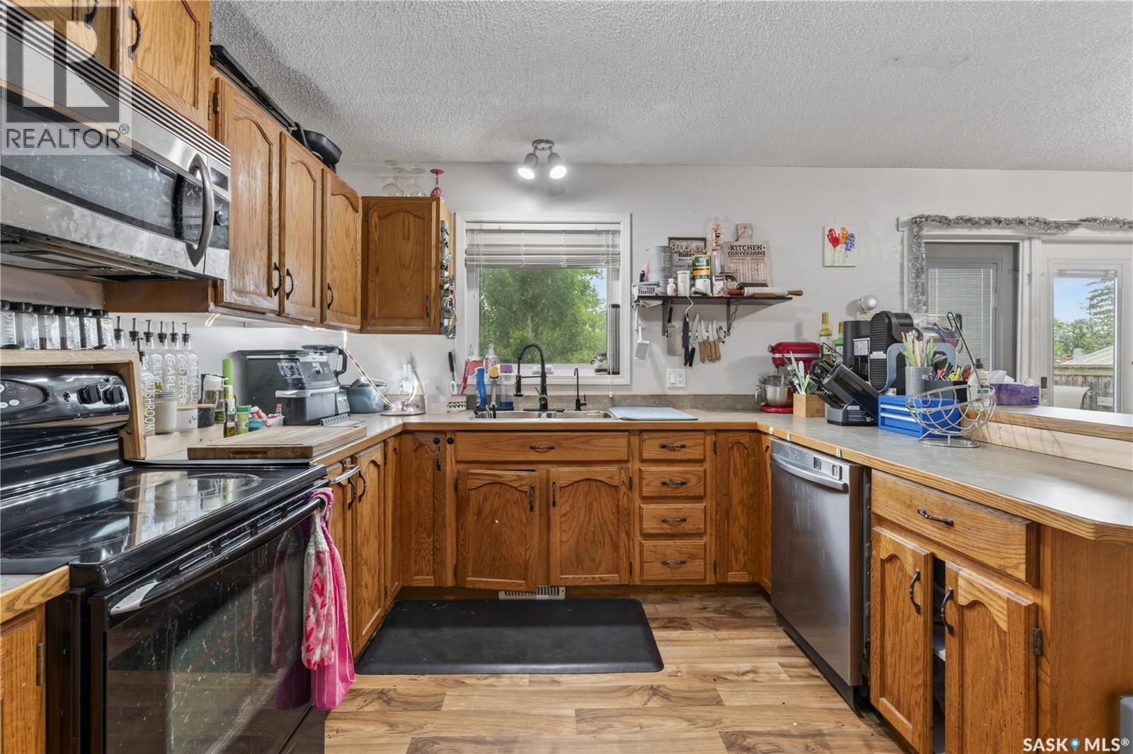 815 98th AVENUE - 17