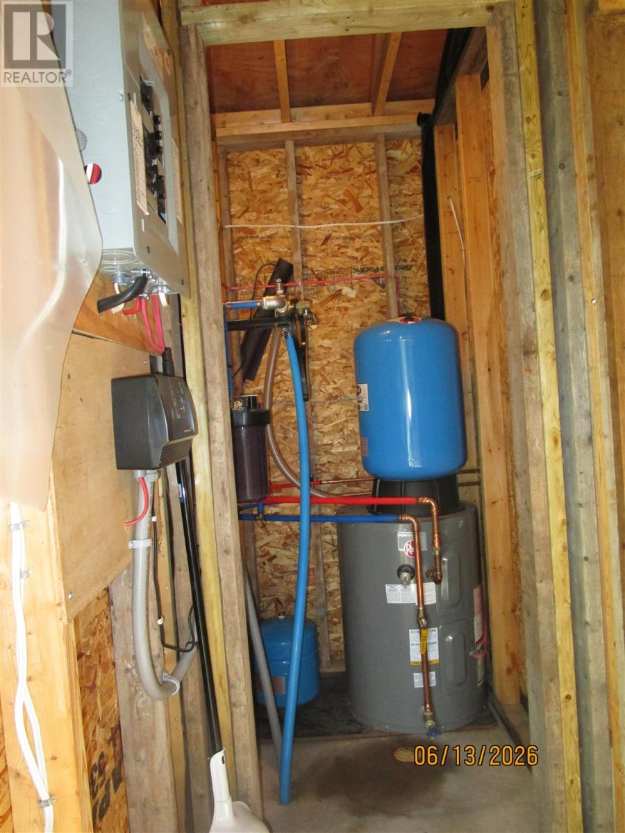 32 Cedar RD - 25