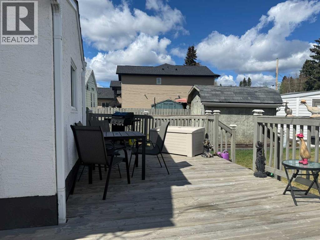 4820 17 Avenue - 8