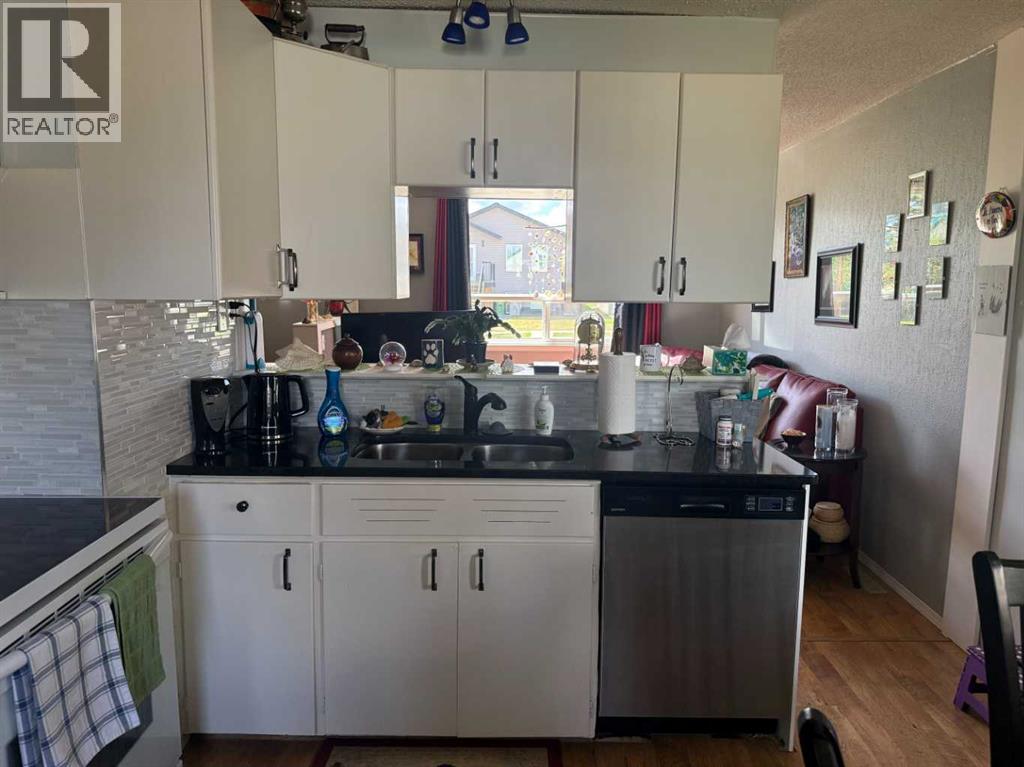 4820 17 Avenue - 15