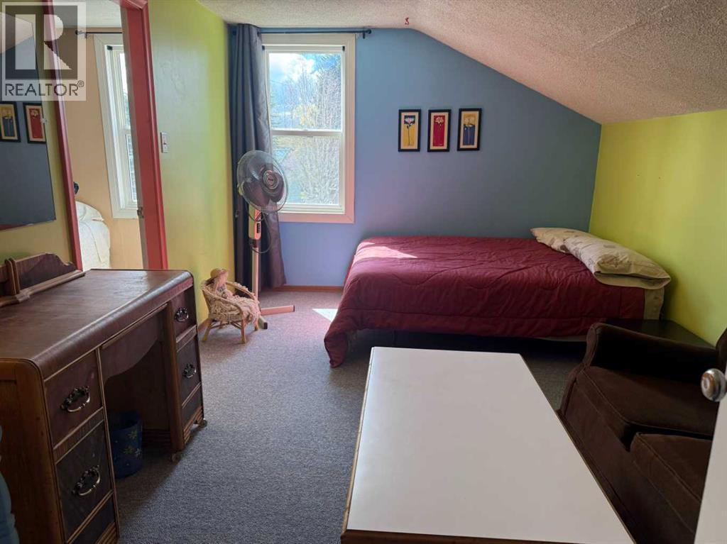 4820 17 Avenue - 37