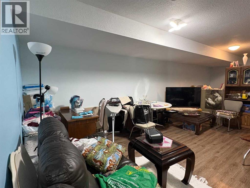 4516 54 Street - 10