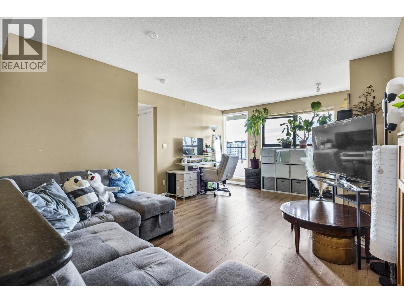 1303 6611 COONEY ROAD