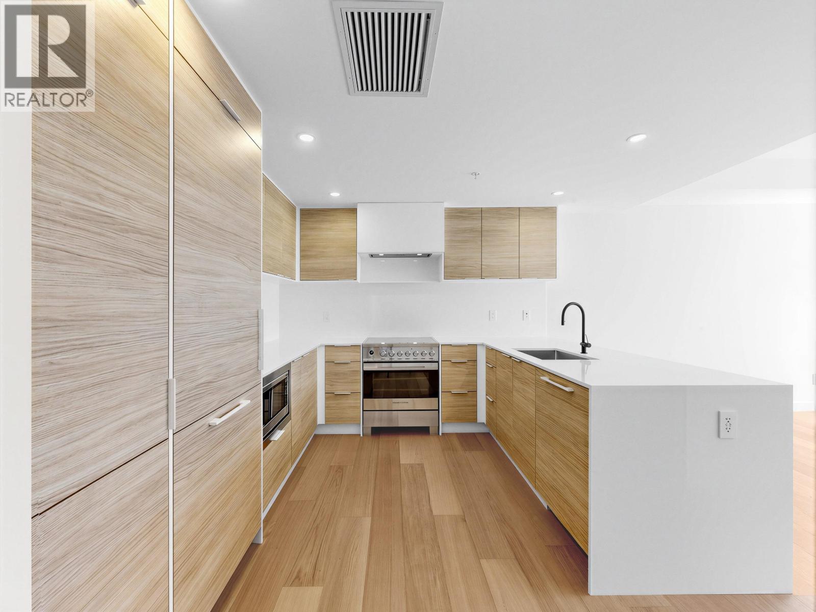 504 6485 MANITOBA STREET, Vancouver
