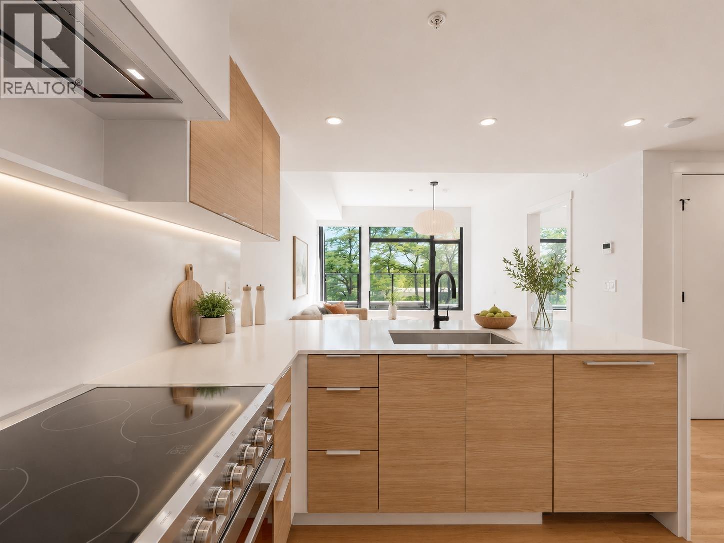 504 6485 MANITOBA STREET, Vancouver
