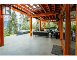 Living room - 9887 Okanagan Centre Road W, Lake Country, BC V4V2J3 Photo 14