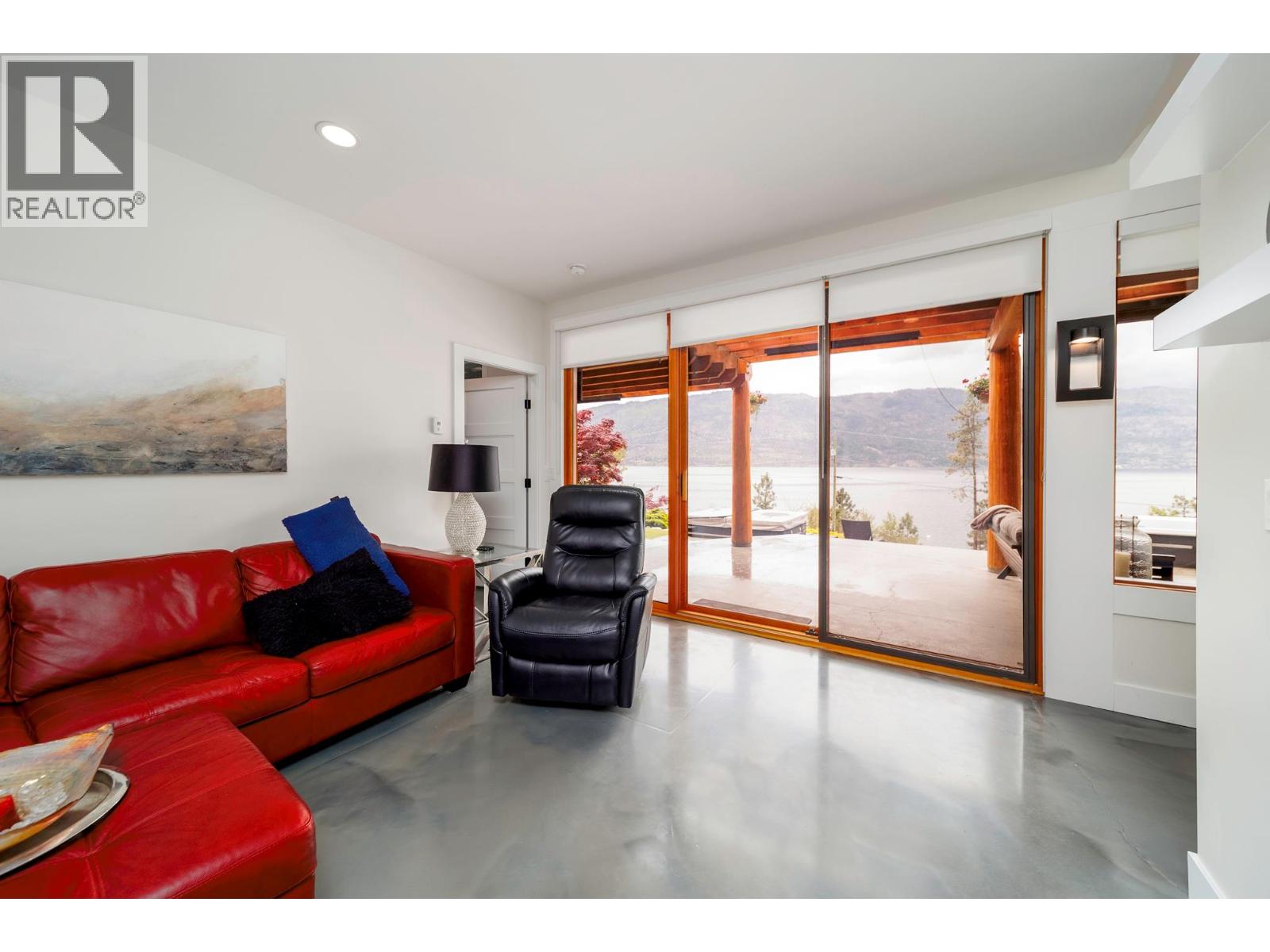 9887 Okanagan Centre Road W - 25