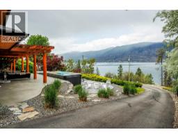 Living room - 9887 Okanagan Centre Road W, Lake Country, BC V4V2J3 Photo 6