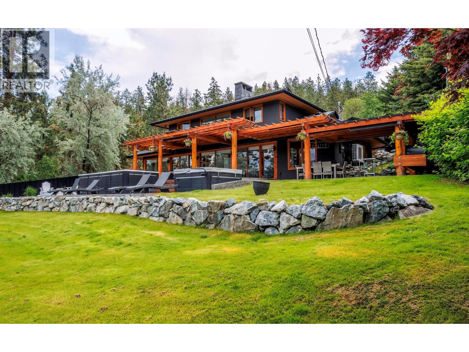 9887 Okanagan Centre Road W - 10