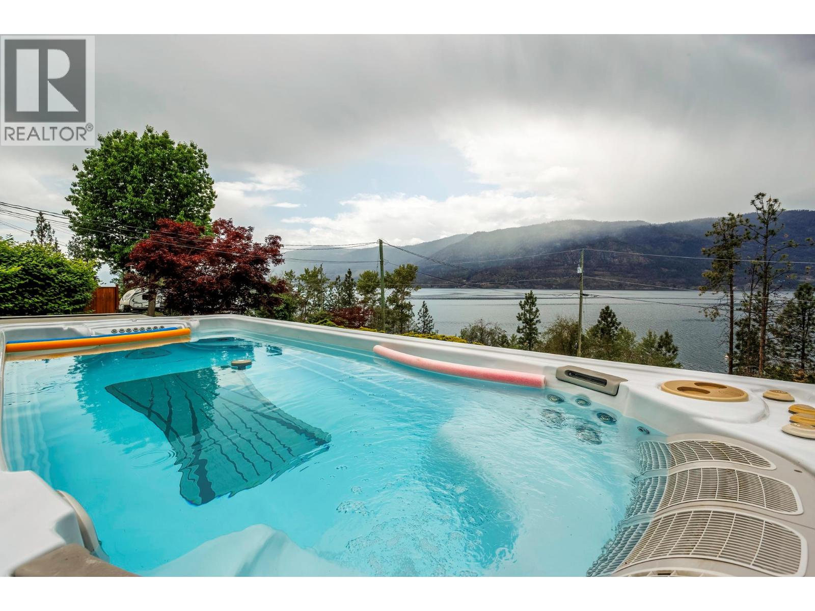 9887 Okanagan Centre Road W - 16