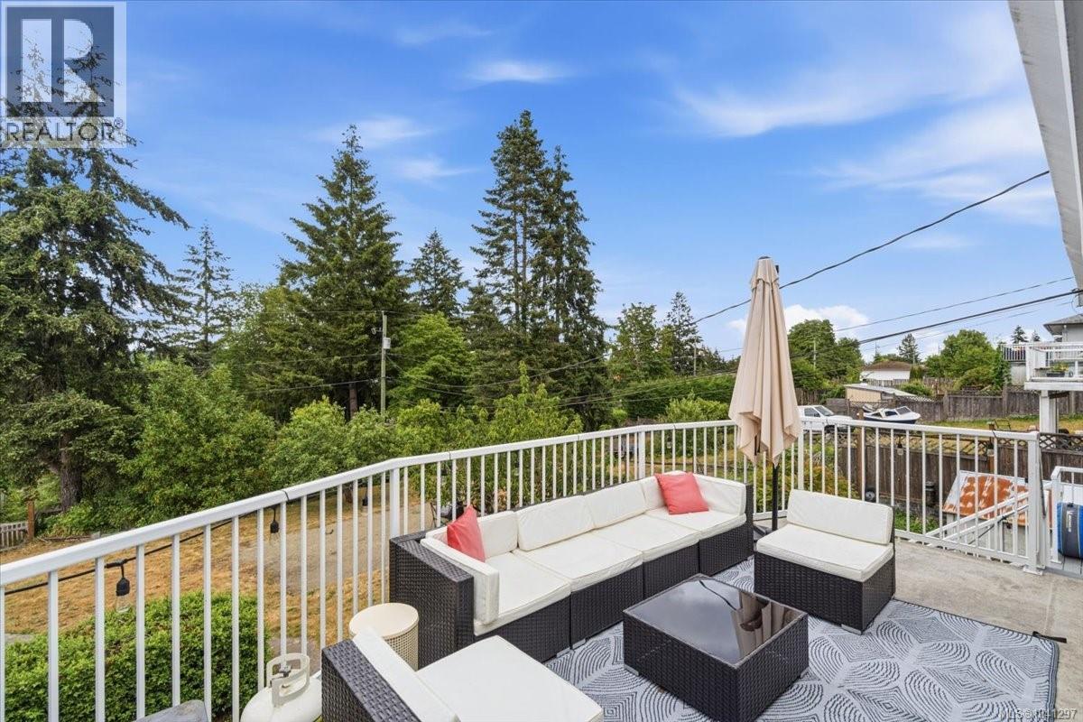 1143 Third Ave, Ladysmith