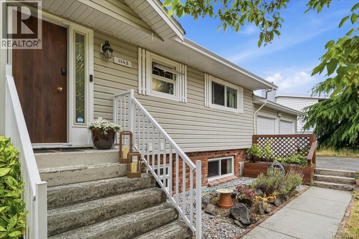 1143 Third Ave, Ladysmith