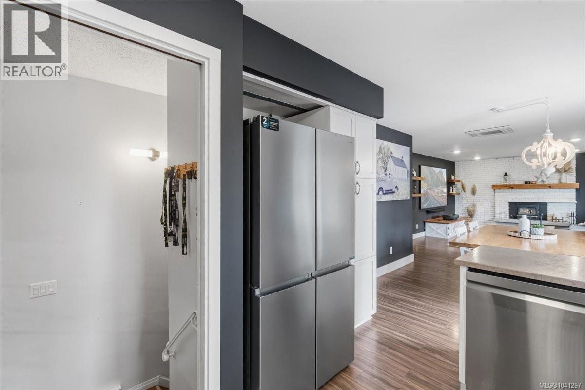 1143 Third Ave, Ladysmith