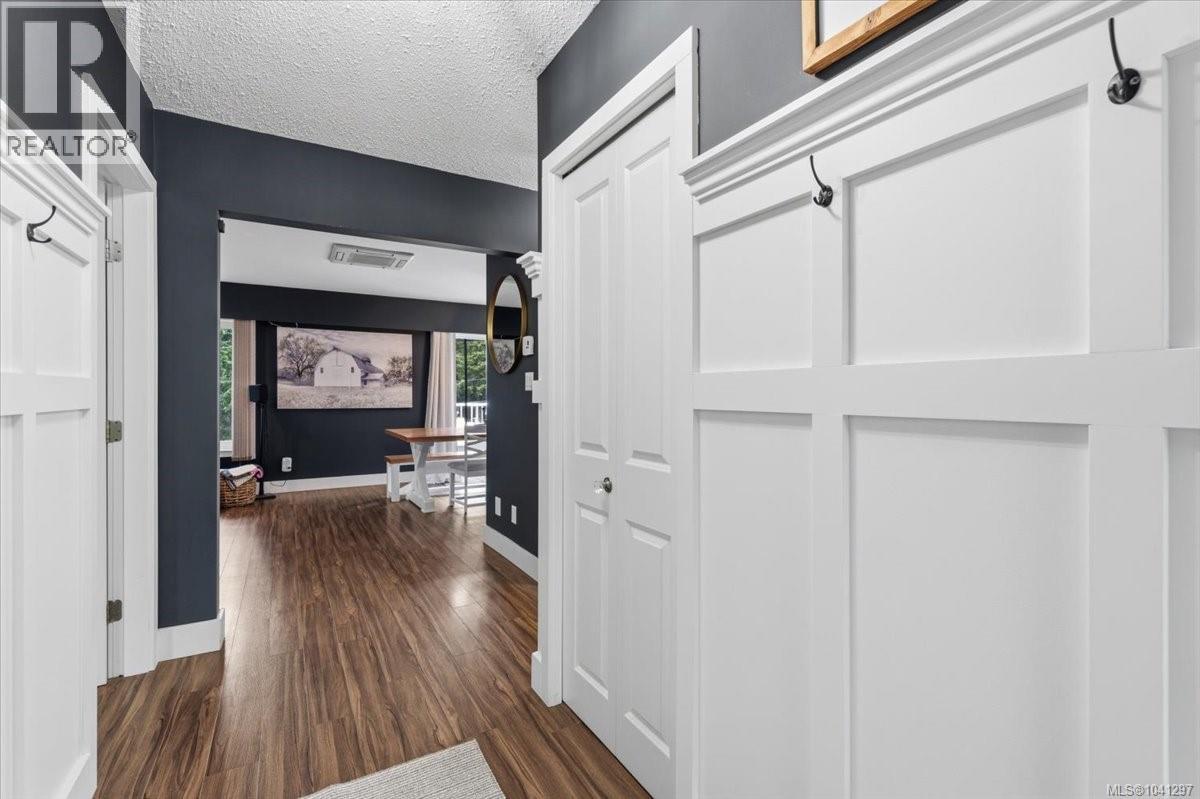 1143 Third Ave, Ladysmith