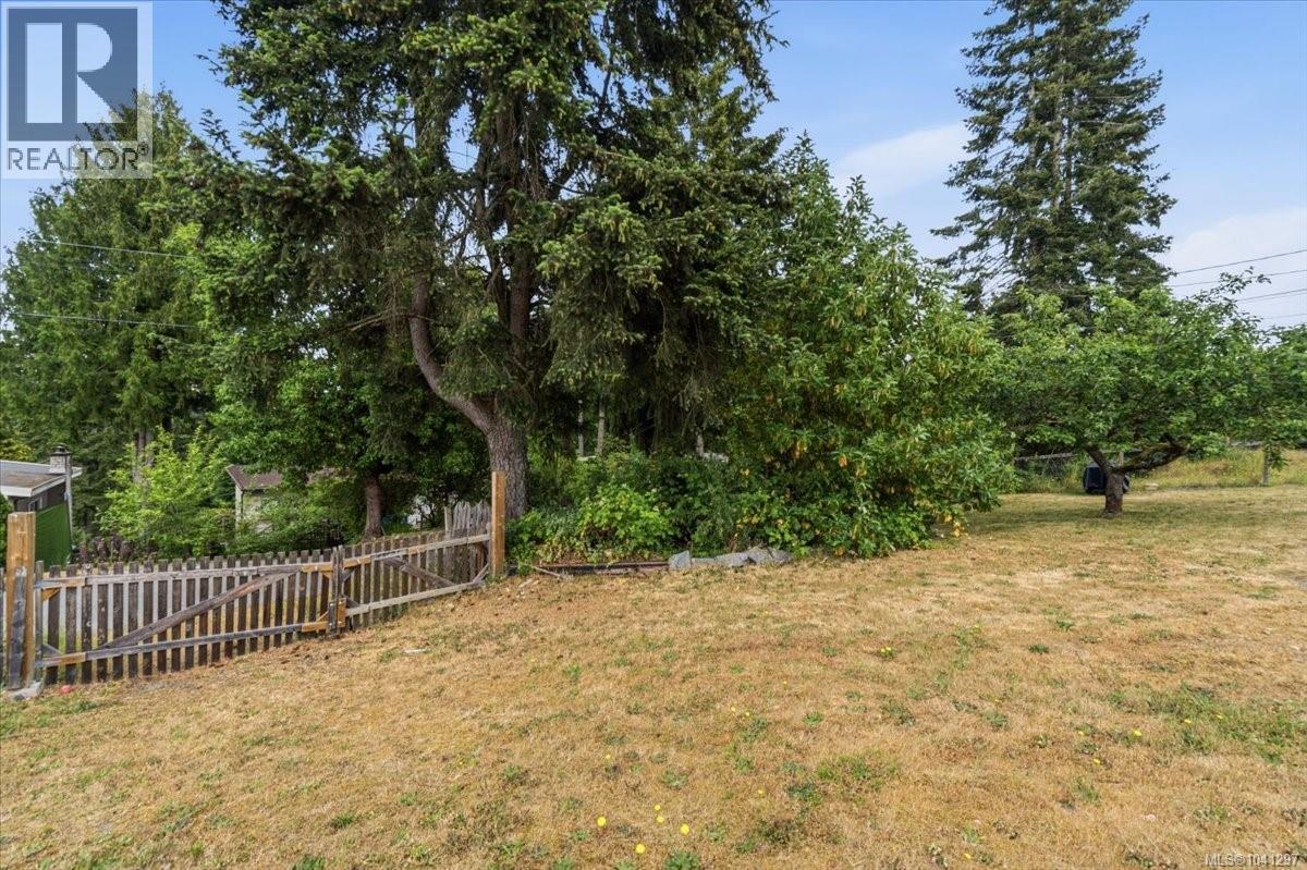 1143 Third Ave, Ladysmith