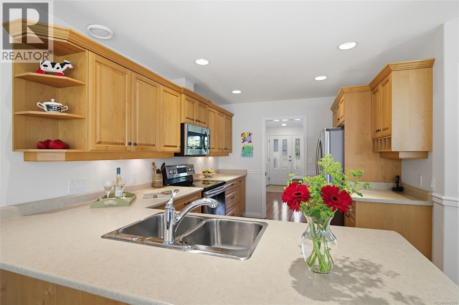 819 Mulholland Dr - 5