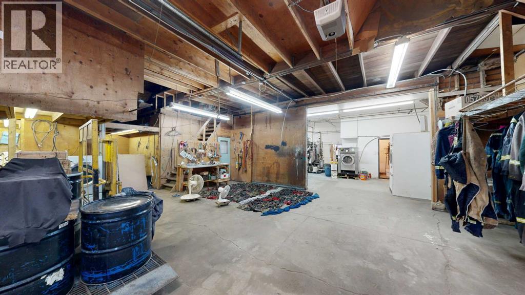 4707 50 Street — photo 33