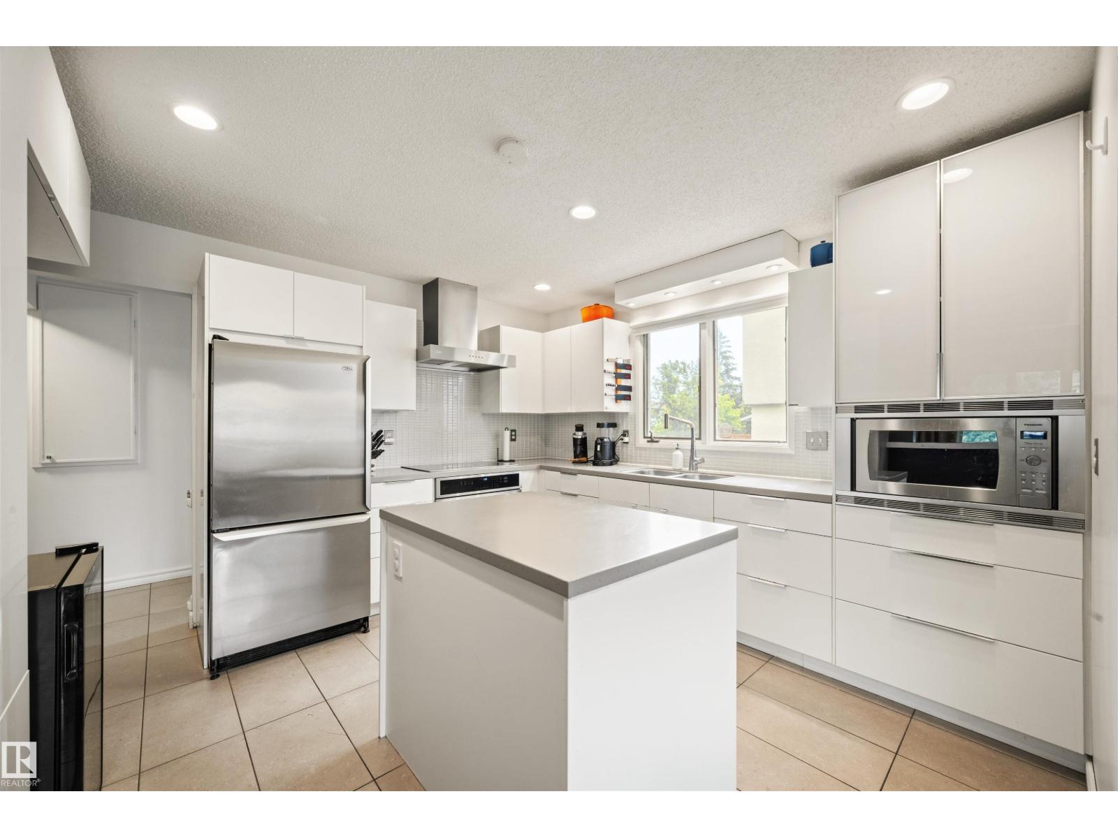 11329 33A AV NW — photo 12