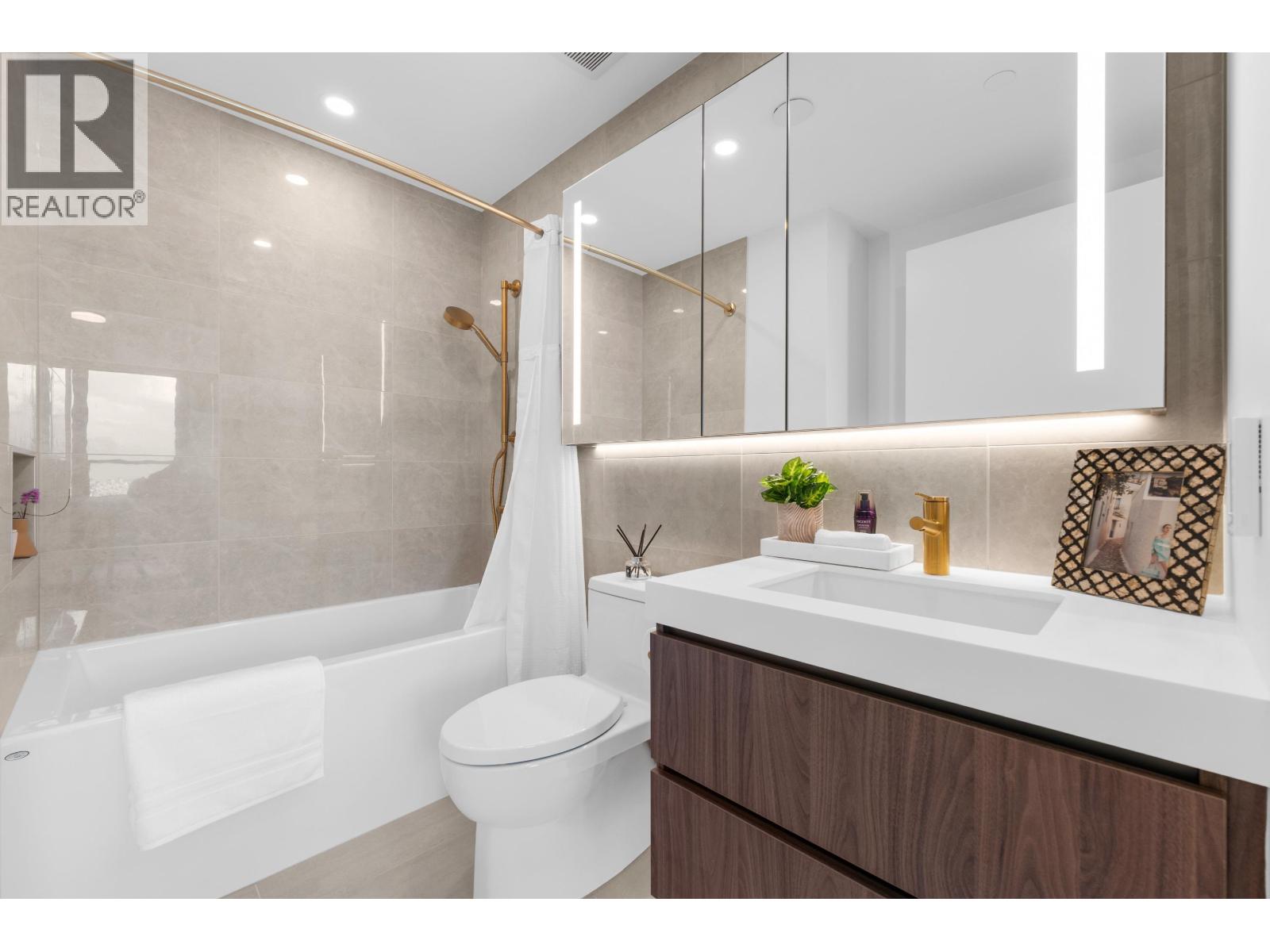 2108 5987 WILSON AVENUE, Burnaby