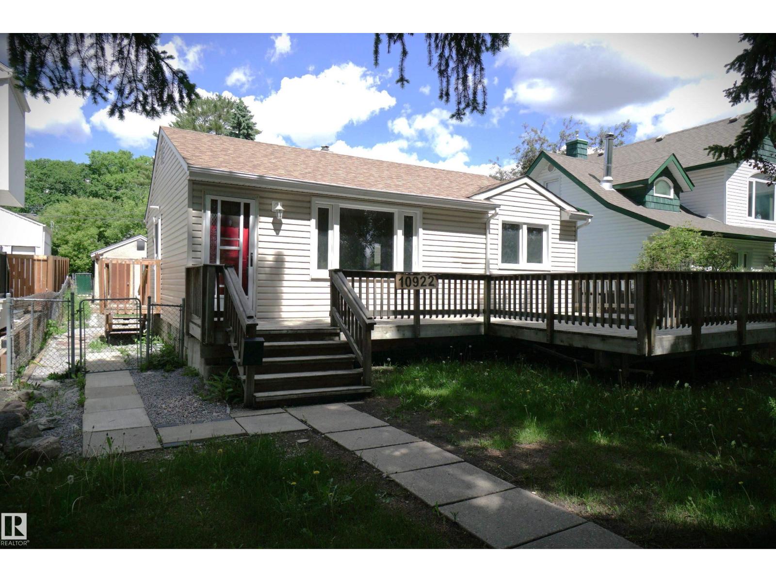 10922 62 AV NW - 1